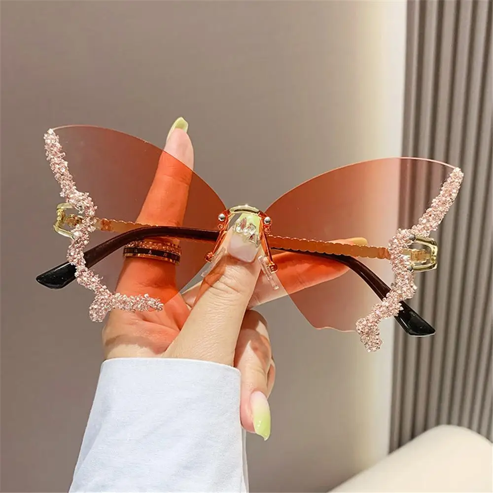 

Vintage Y2K Eyewear Rhinestone Diamond Bling Sun Glasses Butterfly Sunglasses Ladies Shades Purple Sunglasses for Women