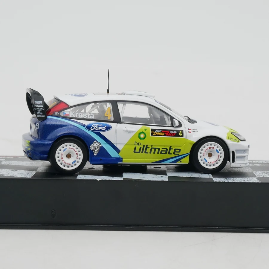 値下げ！Ford Focus RS WRC ミニカー Ixo 1:43 Skala Diecast Alloy Ford Focus RS WRC 2005 Zabawki