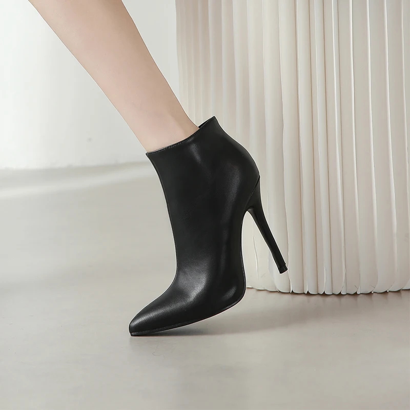 2023 Winter Classic Chelsea Boots For Woman Cow Pointy Stiletto Heels Ankle Boots Simple Comfortable Cowboy Boots Females Shoes