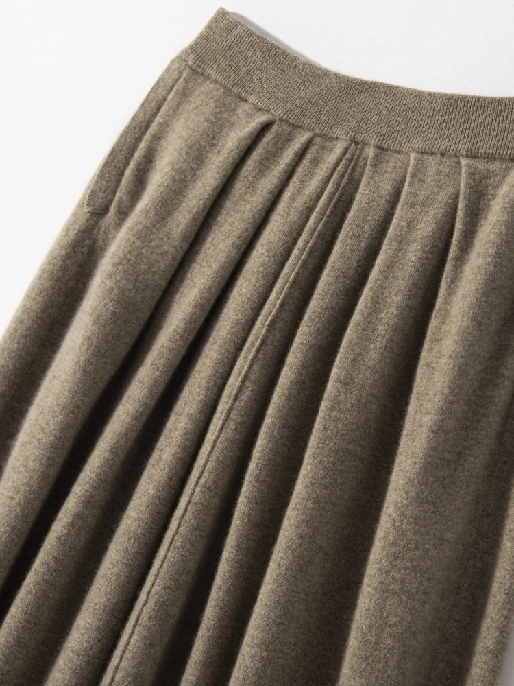 Cashmere Skirt Pocket Detail