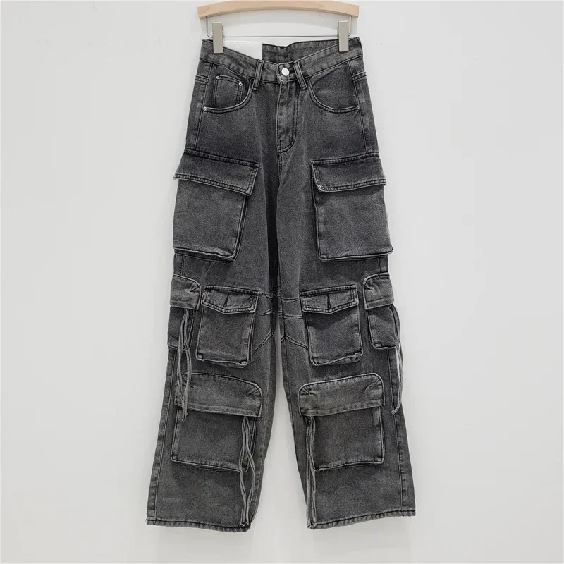 Y2K Cargo Jeans Detail
