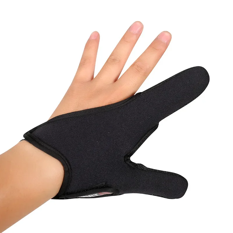 2-Fingers-BlackLeft