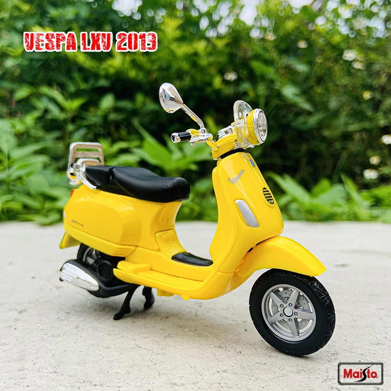 MAISTO 1:18 Vespa LXV del 2013 Yellow MOTORCYCLE BIKE DIECAST MODEL NEW IN BOX 