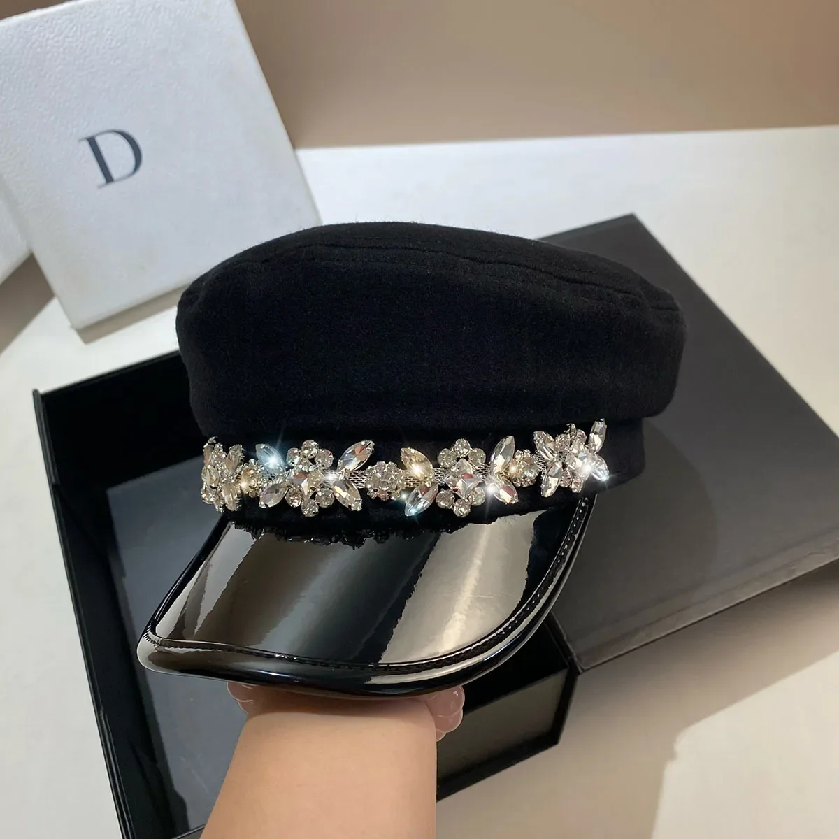 Paris fashion light luxury rhinestone wool navy hat Korean version of high-grade bright leather fleece newspaper hat