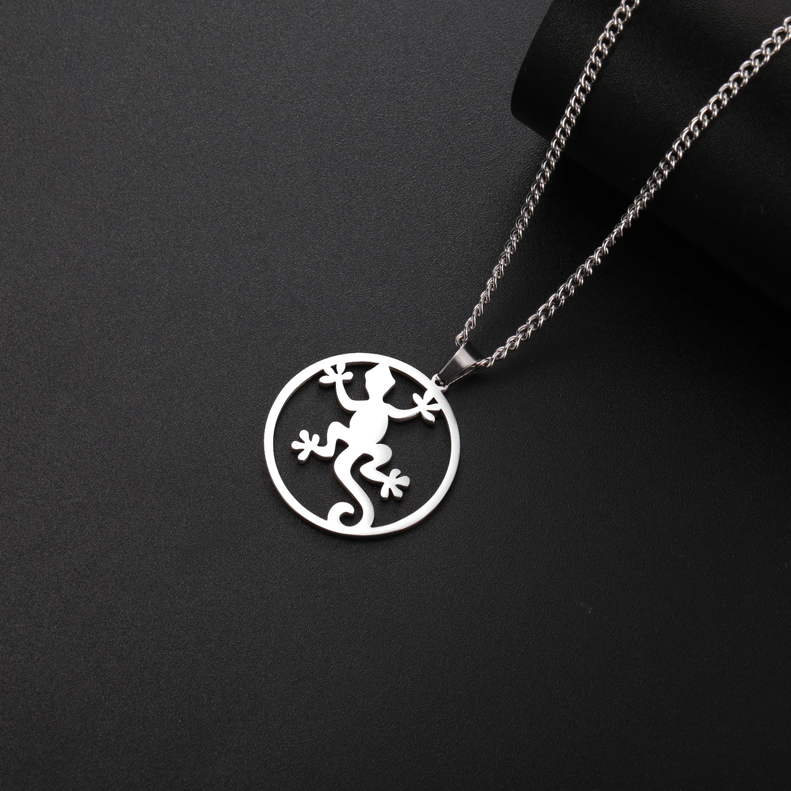 BeimoruBiker Punk Rock Mens Steel Vintage Foot Paw Claw Pendant Necklace, 23.6 Inches Ball Chain