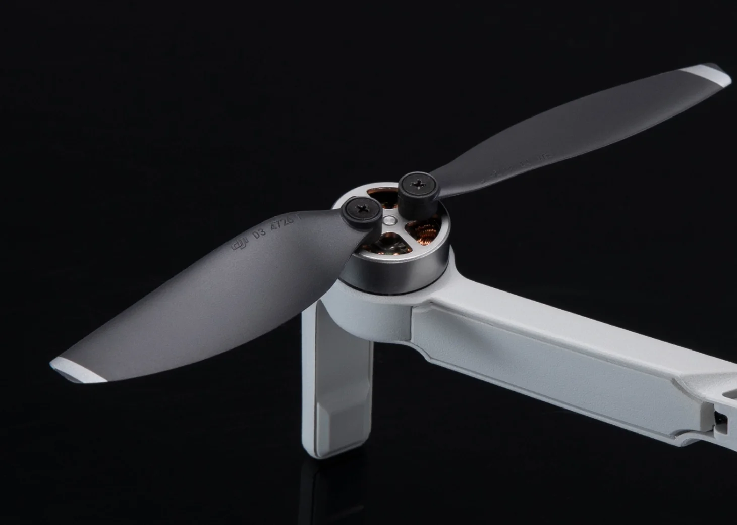 Deux paires d'hélices de rechange pour DJI Mavic Mini, vol silencieux et puissant assuré.