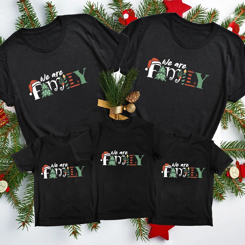 thumbnail image 2 of Camiseta navideña de We Are Family, camiseta navideña a juego, camiseta de fiesta de la tripulación navideña, ropa de manga corta, camisetas de Feliz Año Nuevo, 2 of 5