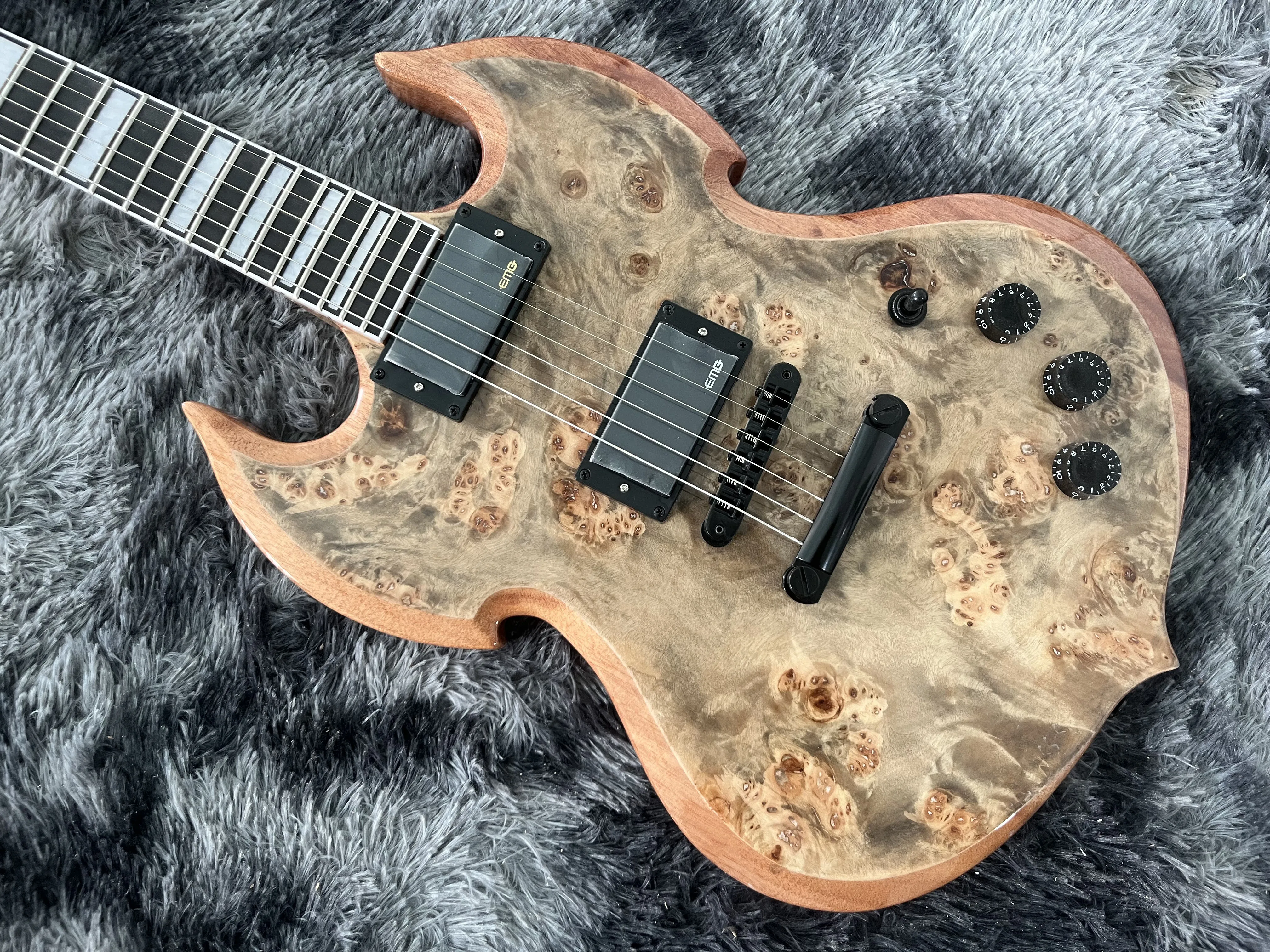 중국 일렉트릭 기타 버 우드 마호가니 바디 및 넥 6 현, 블랙 하드웨어