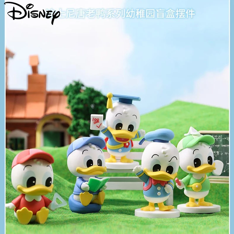 

New Genuine Disney Donald Duck Series Kindergarten Blind Box Tide Play Ornaments Hand-held Peripheral Collection Gifts.