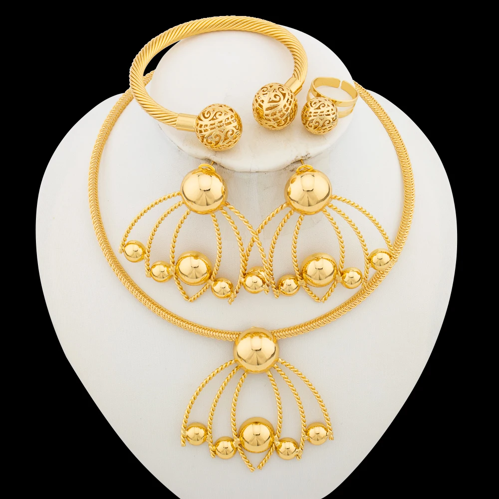 Рисунок 2 - Модные женские серьги и ожерелье