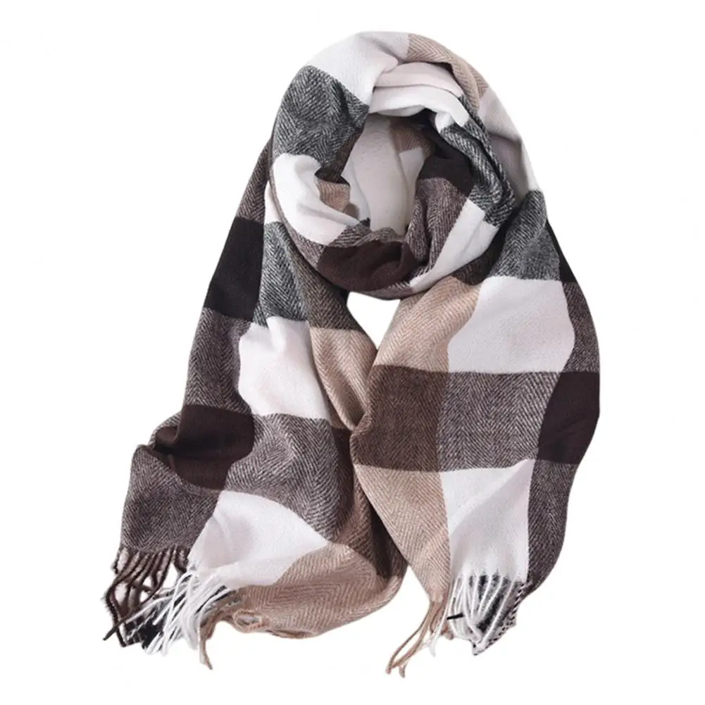 Рисунок 3 - Женский шарф с кисточками зимний