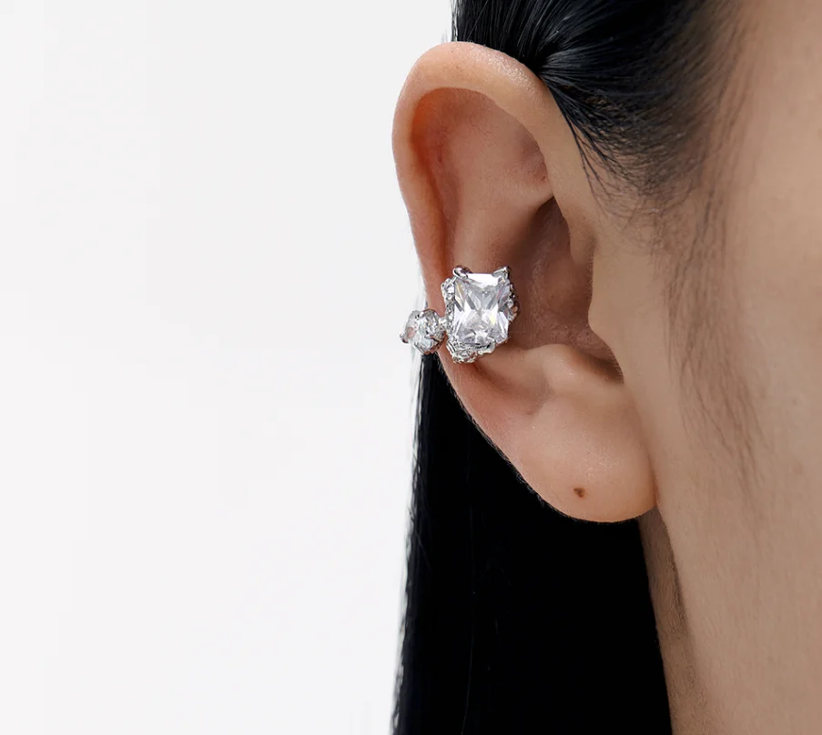 2022 new Copper Plated Platinum asymmetric tassel Earbone Clip zircon Earrings for women Fashion Jewelry (5pcs of free shpping)