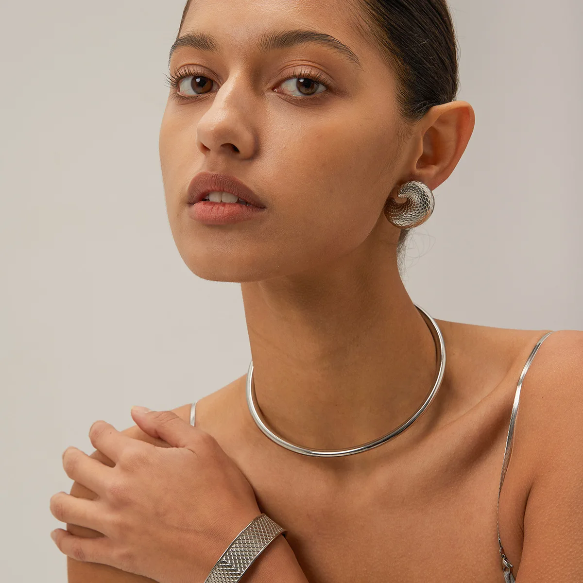 

Cocoguchi Fashionable Simplify Vintage 18K Gold Vaccum Plated Stainless Steel Gold or Silver Color Necklace Elegant Women Chains