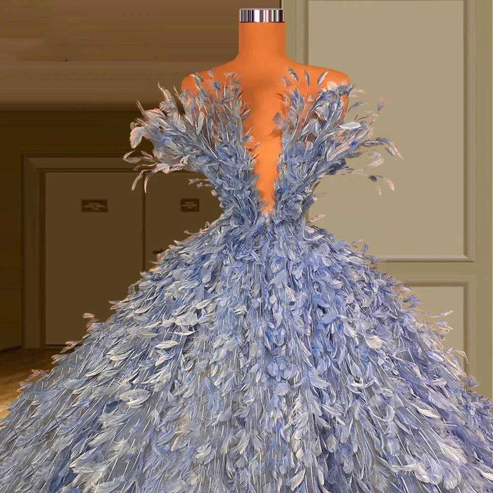 Рисунок 2 - НОВЫЕ шикарные вечерние платья с V-образным вырезом