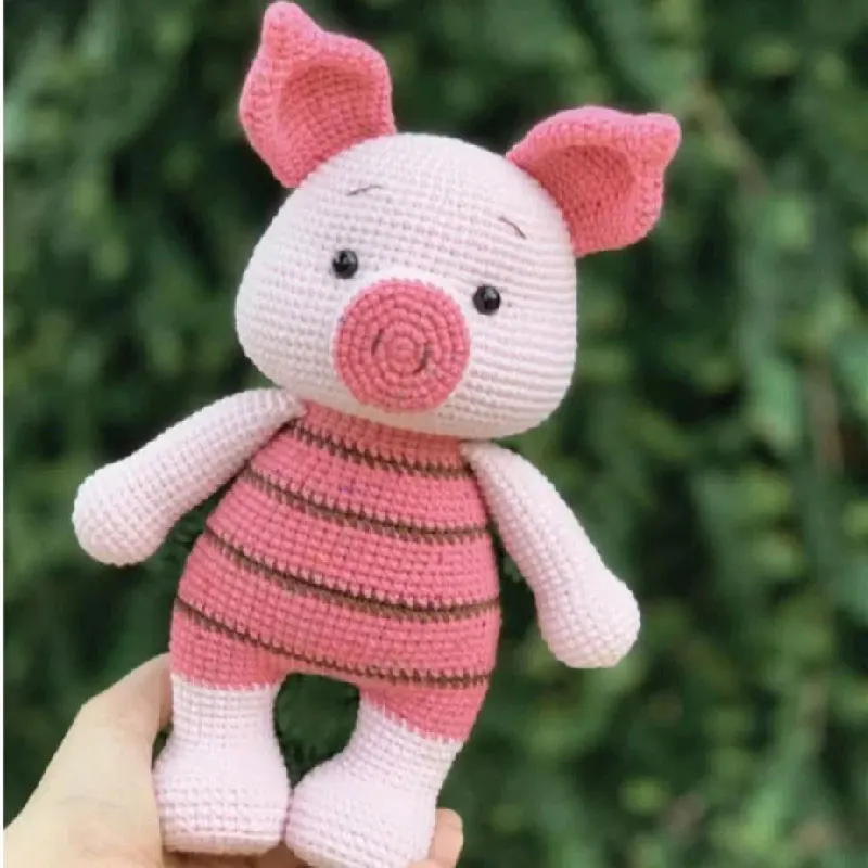 Handmade crochet cute and cute little pig pendant, exquisite workmanship, backpack pendant, keychain, car decoration