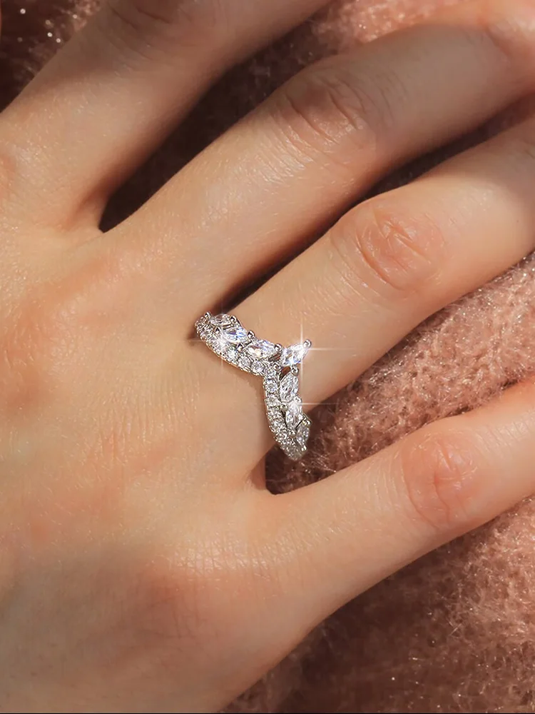 خاتم التاج المرصع