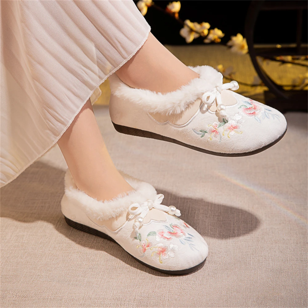 Winter Old Beijing Cloth Shoes Women's Plus Velvet Warm Soft-soled Cotton Shoes Ladies Ancient Style Hanfu Embroidered Flats New 3