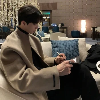 Cappotto da uomo con cerniera in tessuto di lana sciolto moda primavera e autunno, bella giacca bomber in tinta unita con colletto alla coreana versione coreana 1