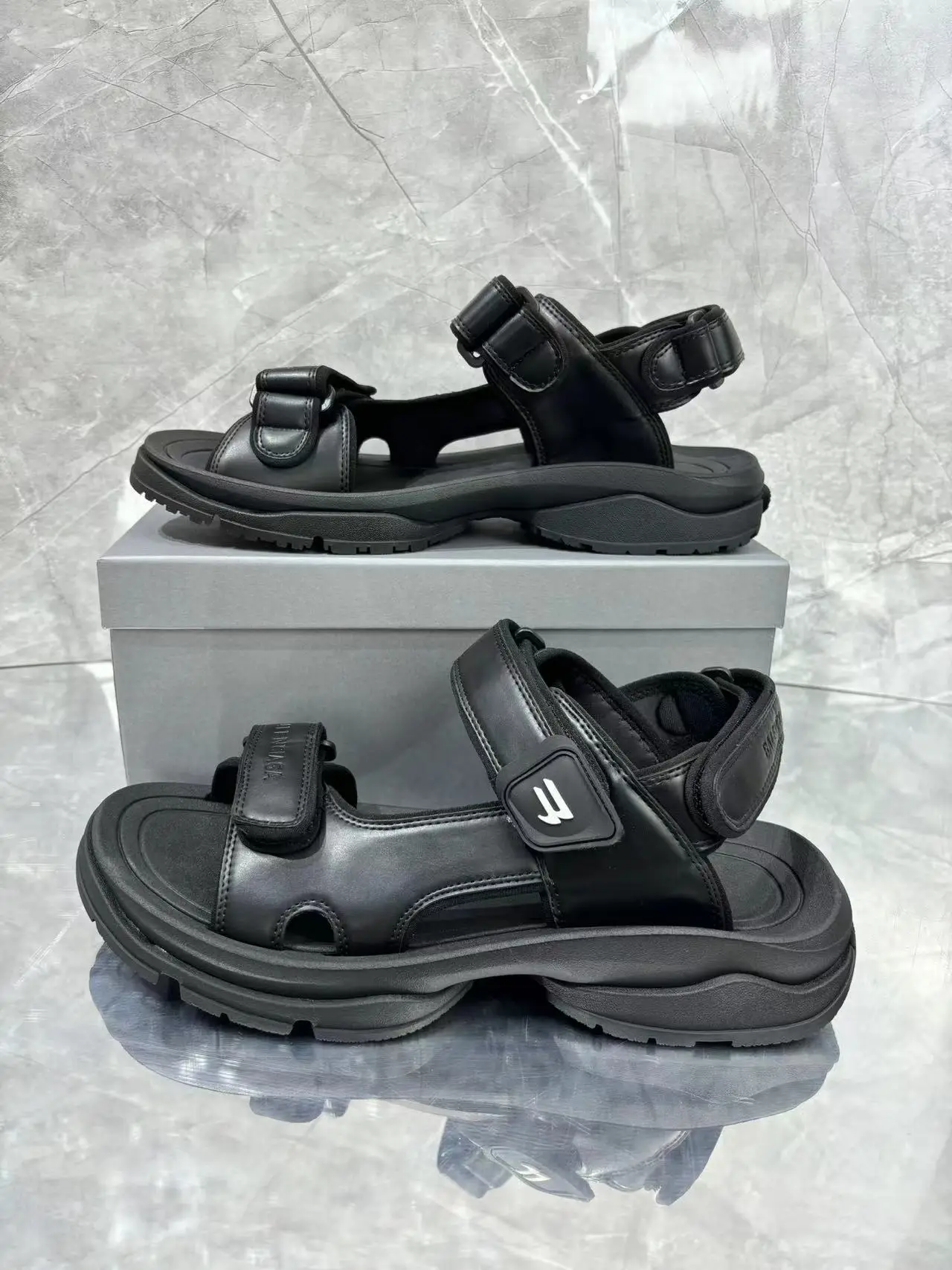 

men sandals 2024 luxury designer Summer sandals man Fashion black casual Sandals men's Shoes size 40-47