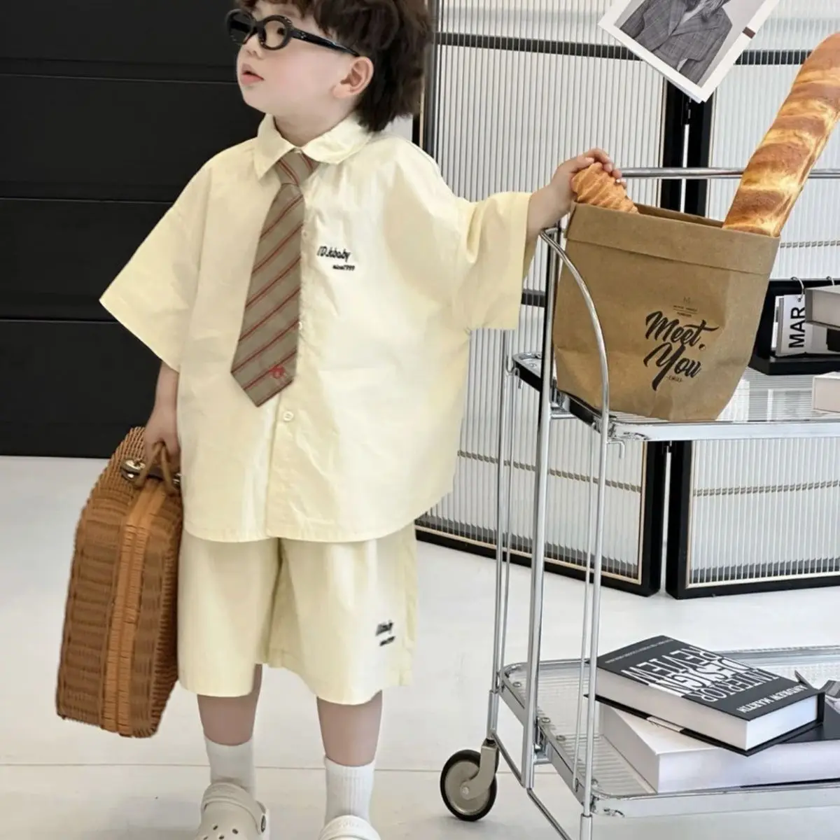 

Boys' Summer New Sets Korean Fashion Children's Wear Handsome Academy Style Solid Short Sleeved Shirt Shorts Two Piece Suits
