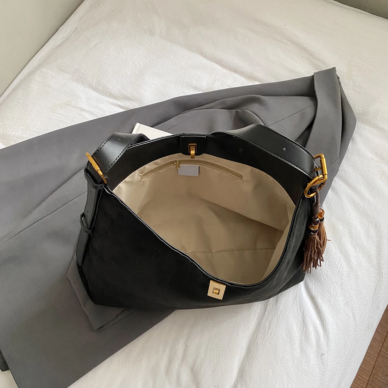 Women Faux Suede Handbag Vintage Underarm Bag Large Bucket Bags for Work Shopping Travel Daily