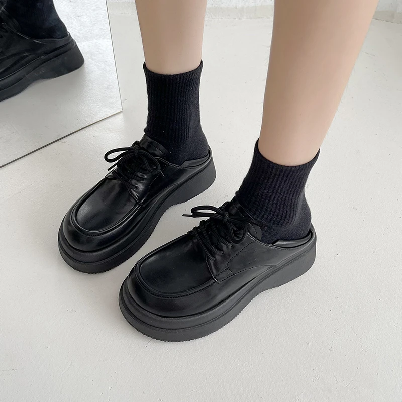 

Женские готические туфли на платформе, черные или белые кожаные лоферы на плоской подошве, со шнуровкой, стиль Харадзюку, лоферы, 2022
