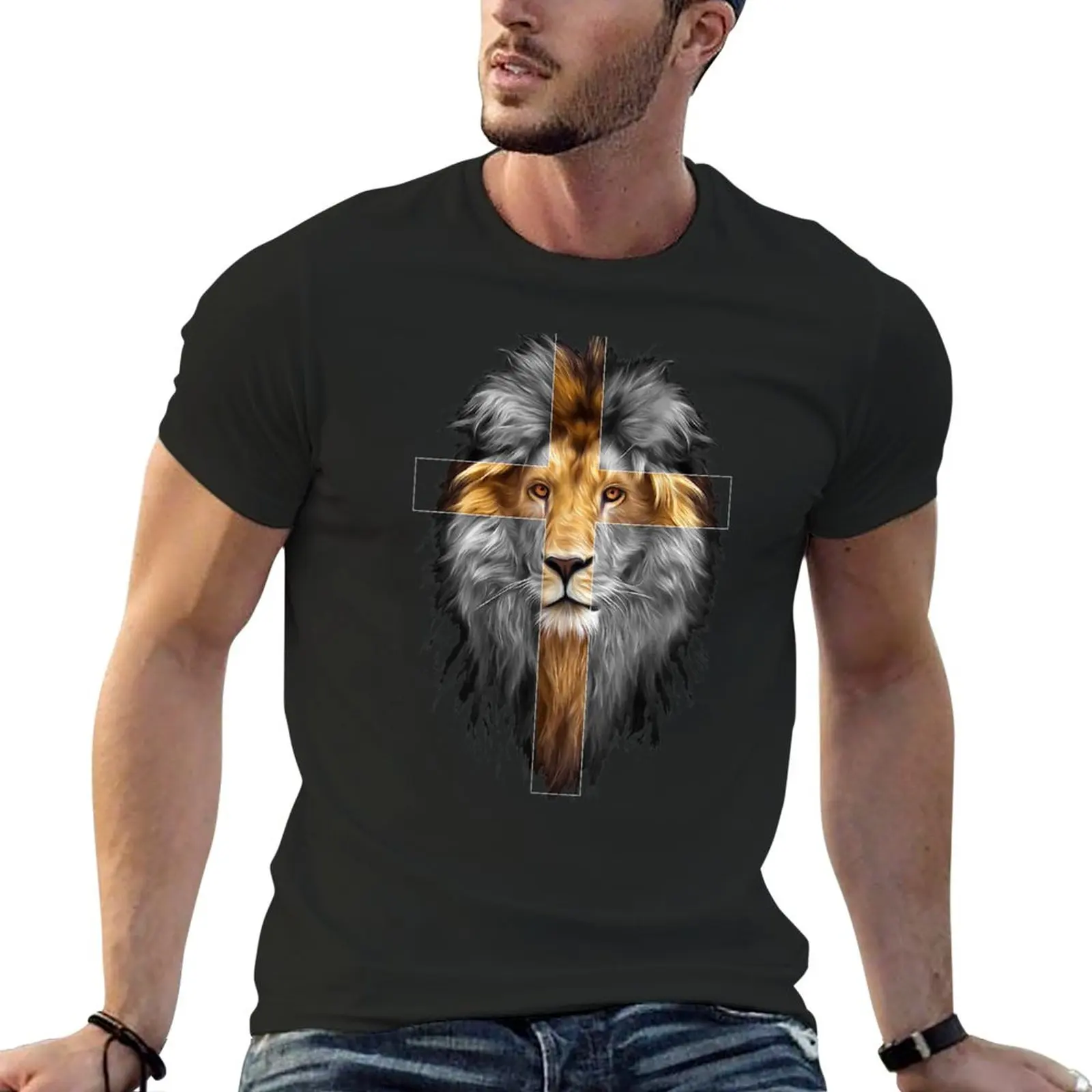 

New Lion of Judah Cross - Revelatio gift for man boy kids girl woman girlfriend boyfriend friends birthday T-Shirt