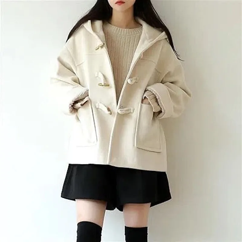 

2022 Autumn And Winter New Y2k Korean Loose Hooded Horn Buckle Short Woolen Coat Female Pocket Plush Jacket Button Clothes Tide