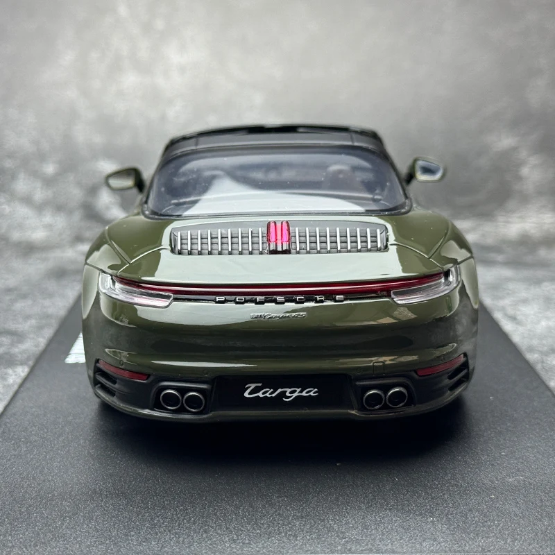 GT SPIRIT Porsche 911 Carrera ゴールド 1/18 GT Spirit 1:18 scale Porsche 911 Carrera RS 3.0 1974 White
