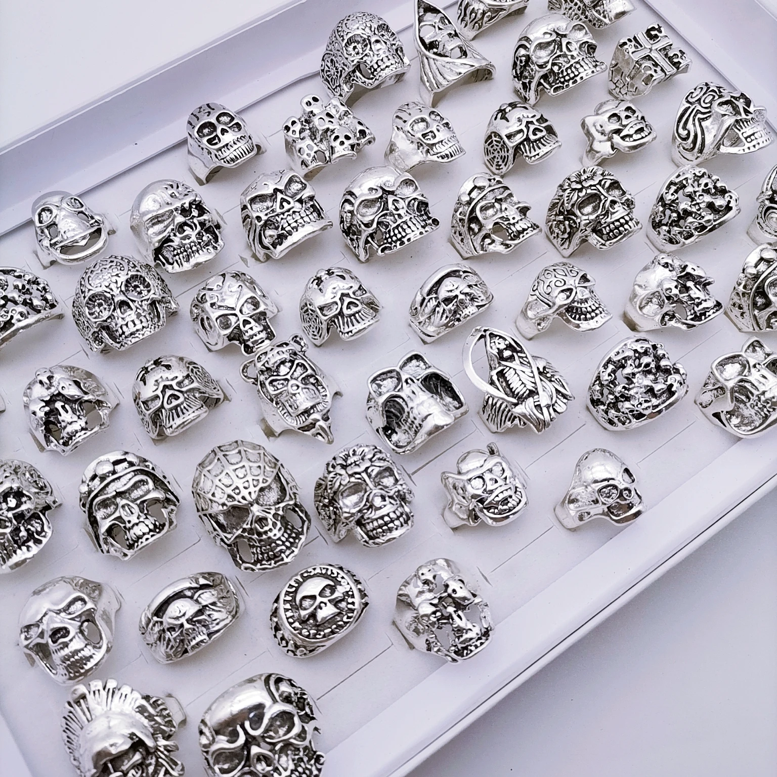 

50pcs/Lot Ring For Men New Retro Punk Skull High Quality Goth Party Mood Fashion Gifts Pirate Accessories Hot Products Wholesale