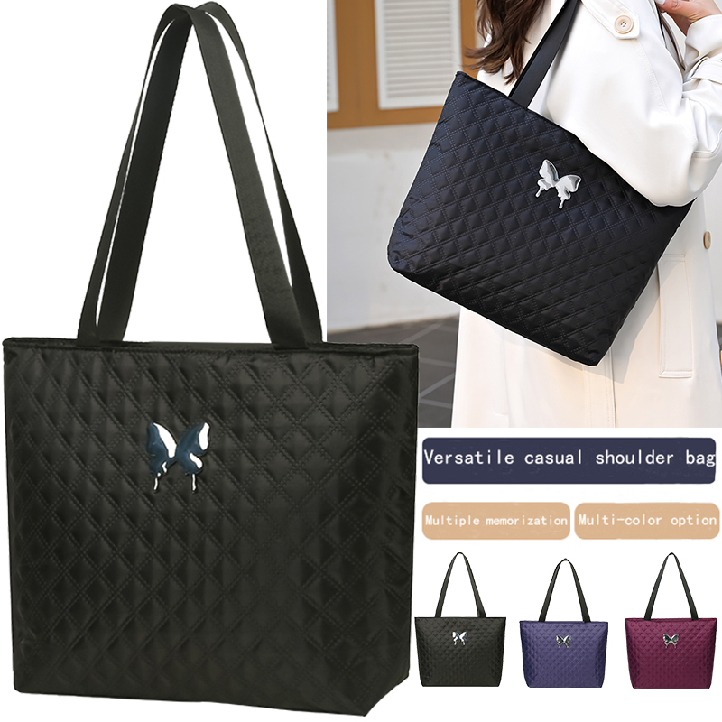 Ladies' fashionable commuter-style shoulder bag is selling well. It's a handbag.