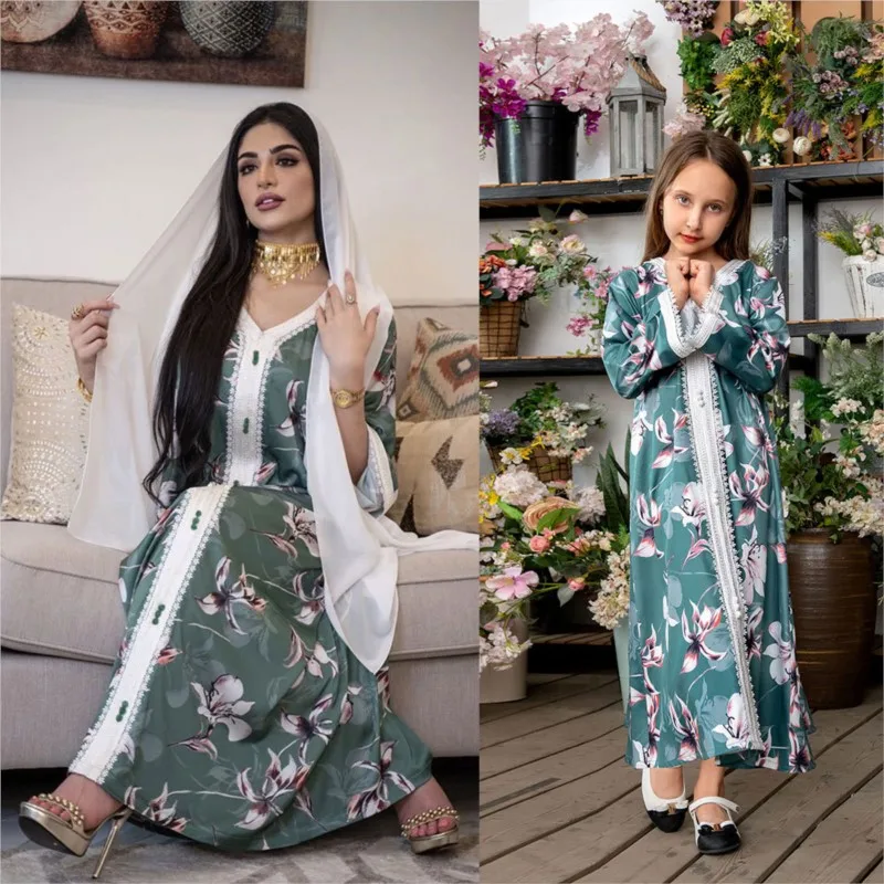 

Middle East Women's Printed Long Lace Dress Muslim
