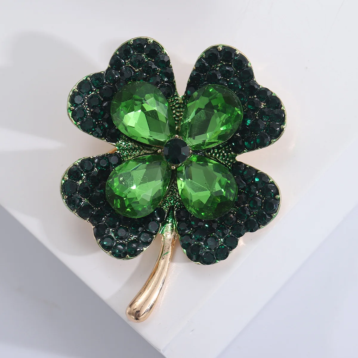 

Trendy Cat's-eye Stone Four Leaf Clover Brooches For Women Men Elegant Suit Clothing Accessories Rhinestone Plant Brooch Jewelry