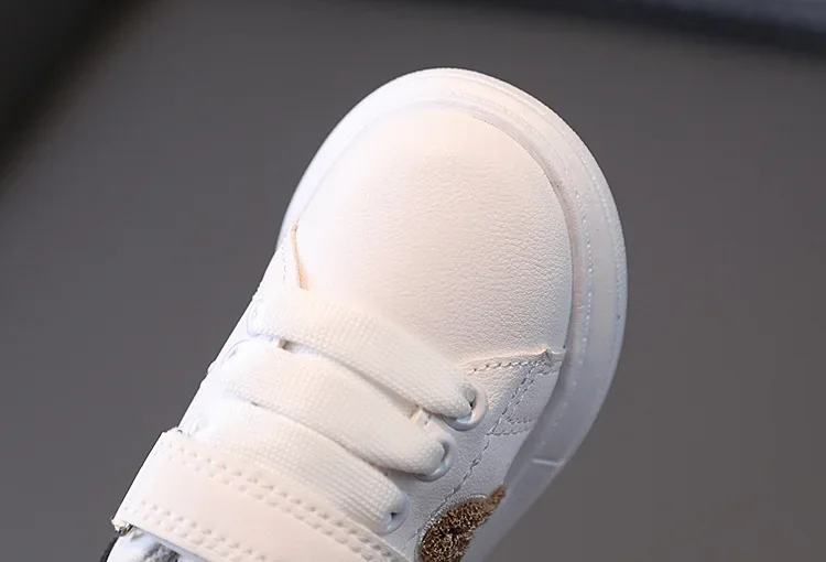 أحذية رياضية للأطفال الرضع مضادة للانزلاق أحذية كاجوال للأطفال أحذية رياضية بيضاء للفتيات والأولاد أحذية مشي بنعل ناعم أحذية أطفال صغار للفصول الأربعة