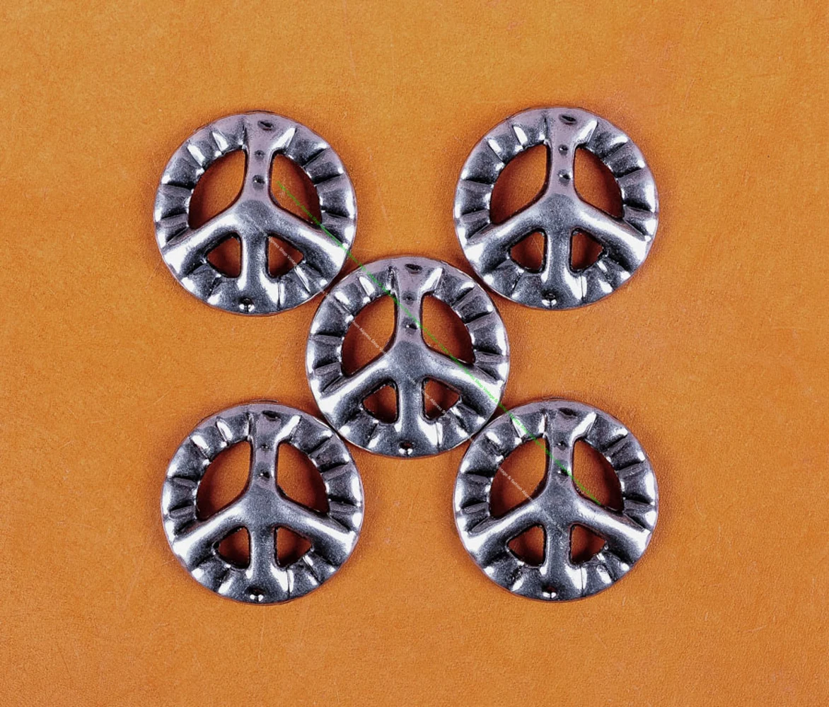 CONCHO CLASSIC - SILVER PEACE NECKLACE