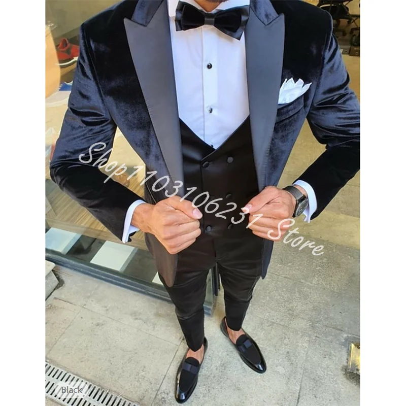 Рисунок 3 - Костюм мужской бархатный из 3 предметов