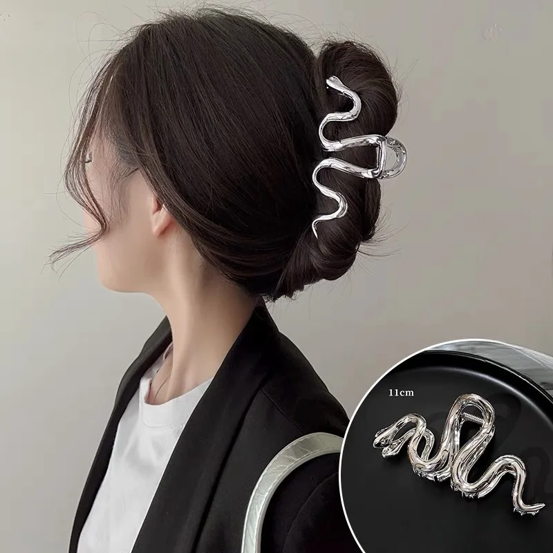 

Serpentine Ladies Geometric Grab Clip Metal Back of The Head Clip Temperament Girl Premium Headwear Hairpin