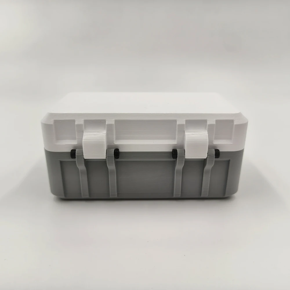 Vue de dessus de l'étui de transport pour DJI Action 5 Pro/4/3, avec accessoires rangés dans le compartiment filet