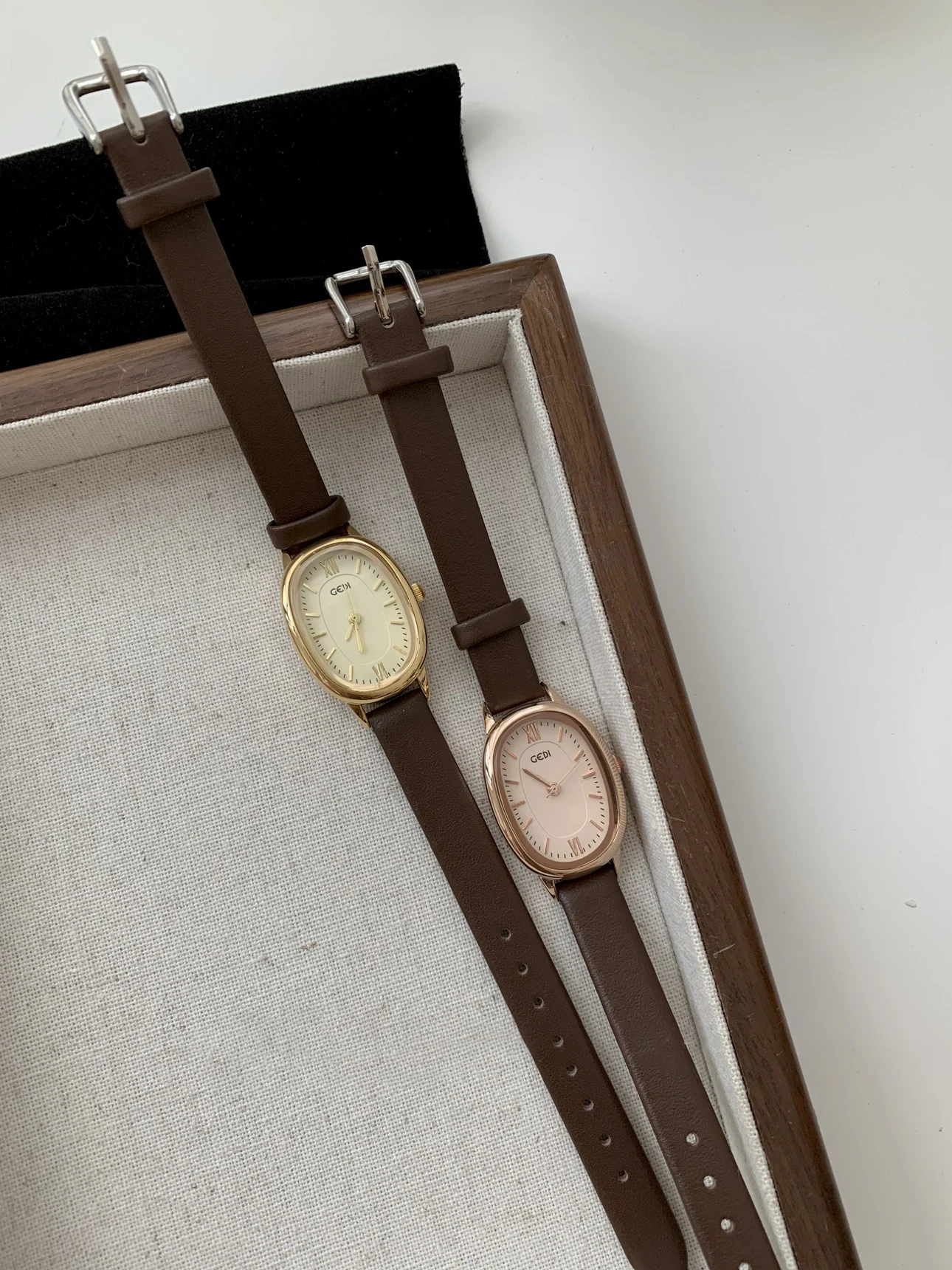 Fashion Temperament Vintage senior Simplicity Quartz Watch For women's girl Student gift  Women's accessories