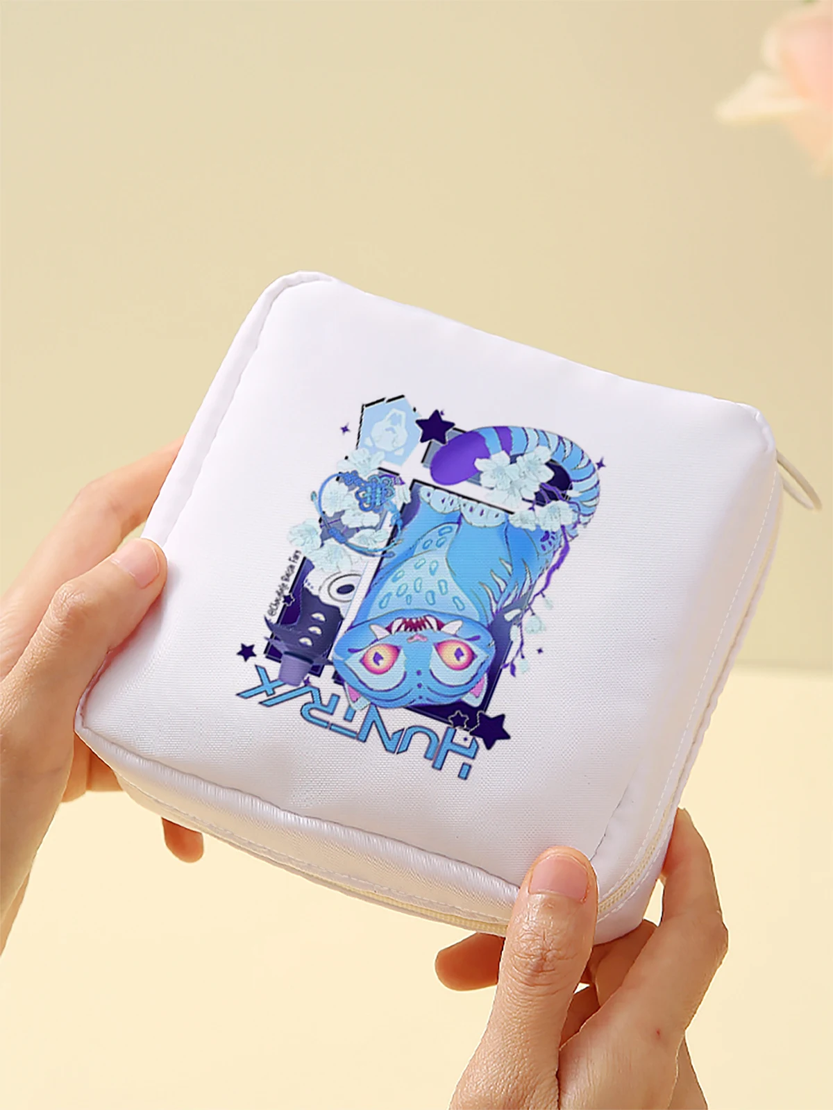 Cartoon pattern printed sanitary napkin storage bag, women's lightweight tissue bag, sanitary tissue bag