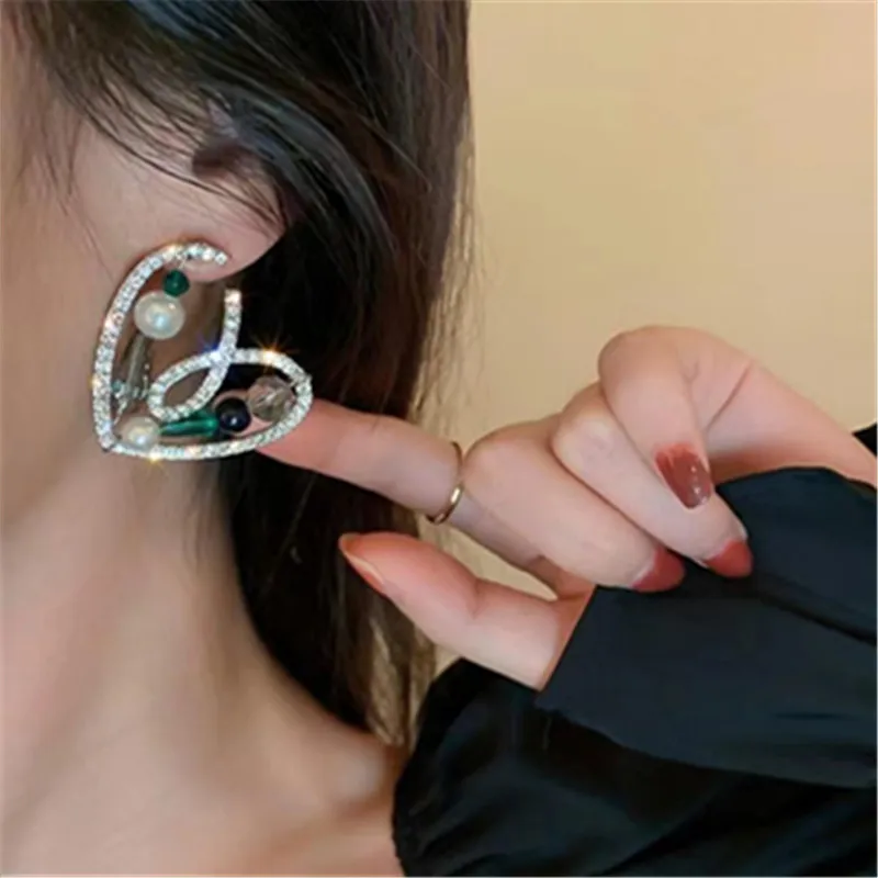 2023 New Fashion Trend Unique Design Elegant Exquisite Light Luxury Love Earrings For Women Jewelry Wedding Party Premium Gift