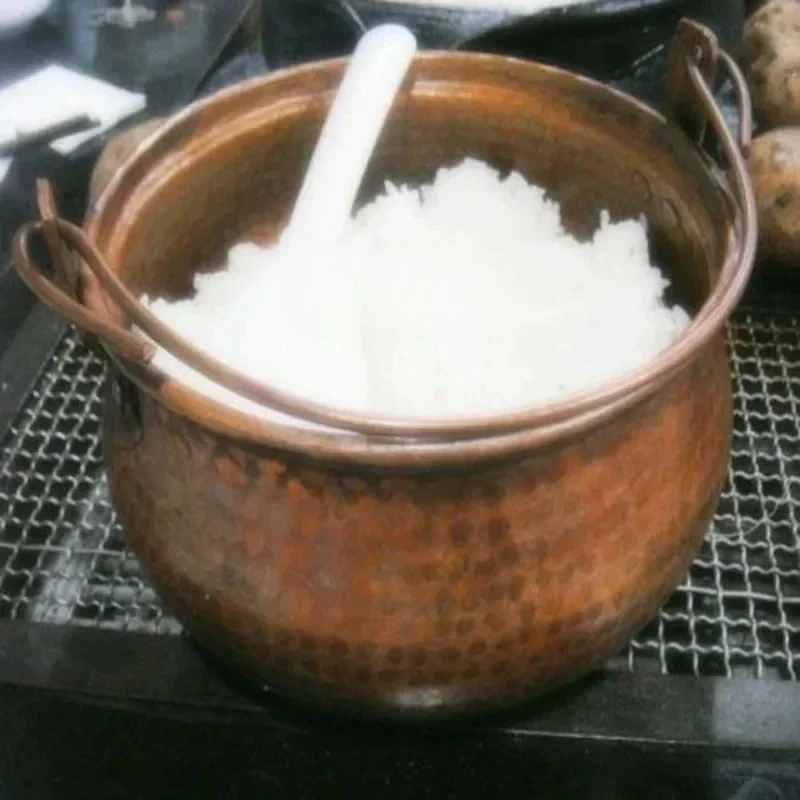 Traditional Cooking Pot for Stews and Soups, Classic Kitchenware, Rice and Hot Pot
