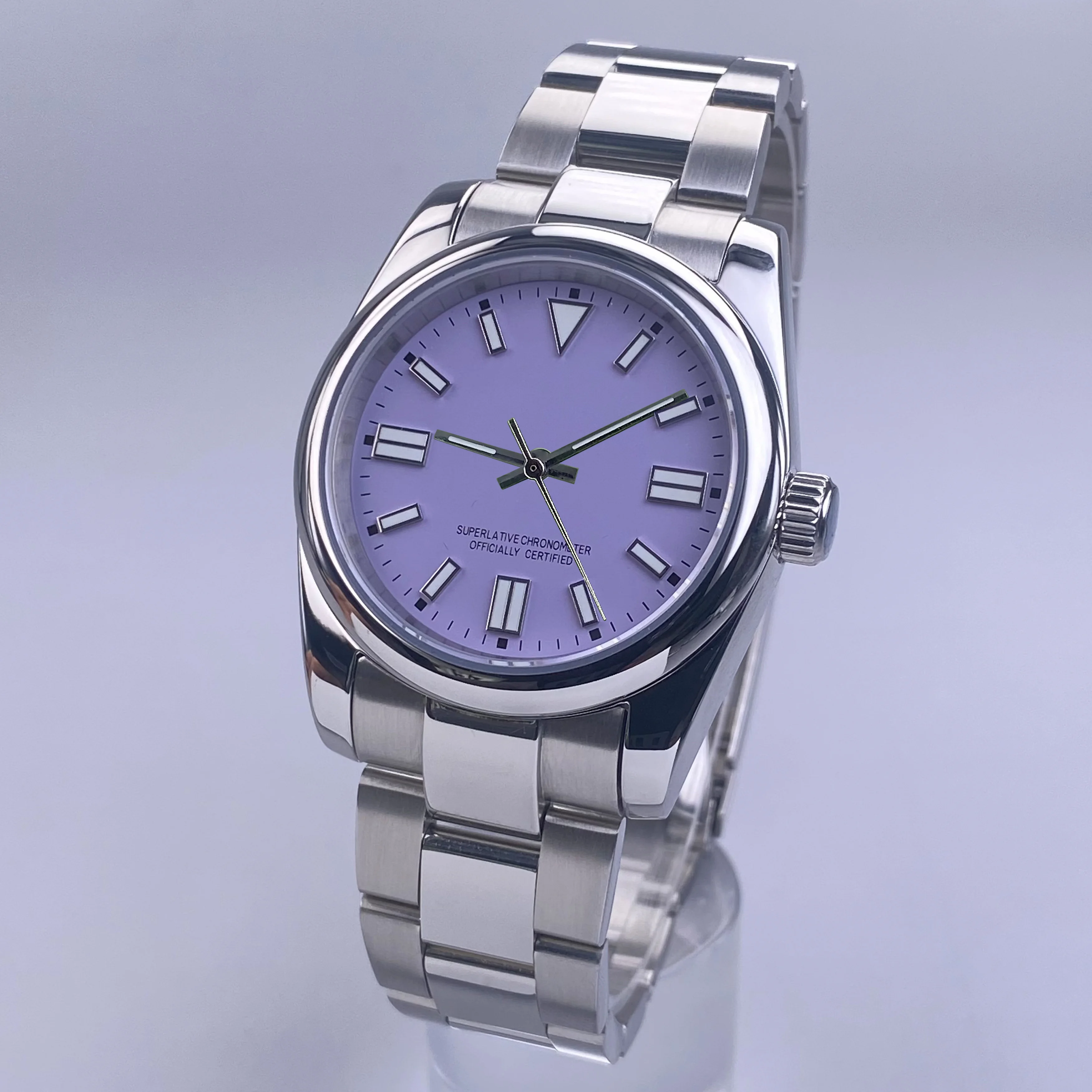 Elegant 36mm/39mm Sapphire Glass Stainless Steel Watch Case with Green Luminous Dial Compatibility