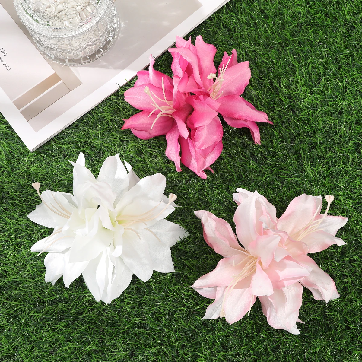 AWAYTR Haarspange mit Lilienmotiv, künstliche Haarspange mit Blumenmotiv, Valentinstags-Haarschmuck für Mädchen, Festivalgeschenk_voghion.com