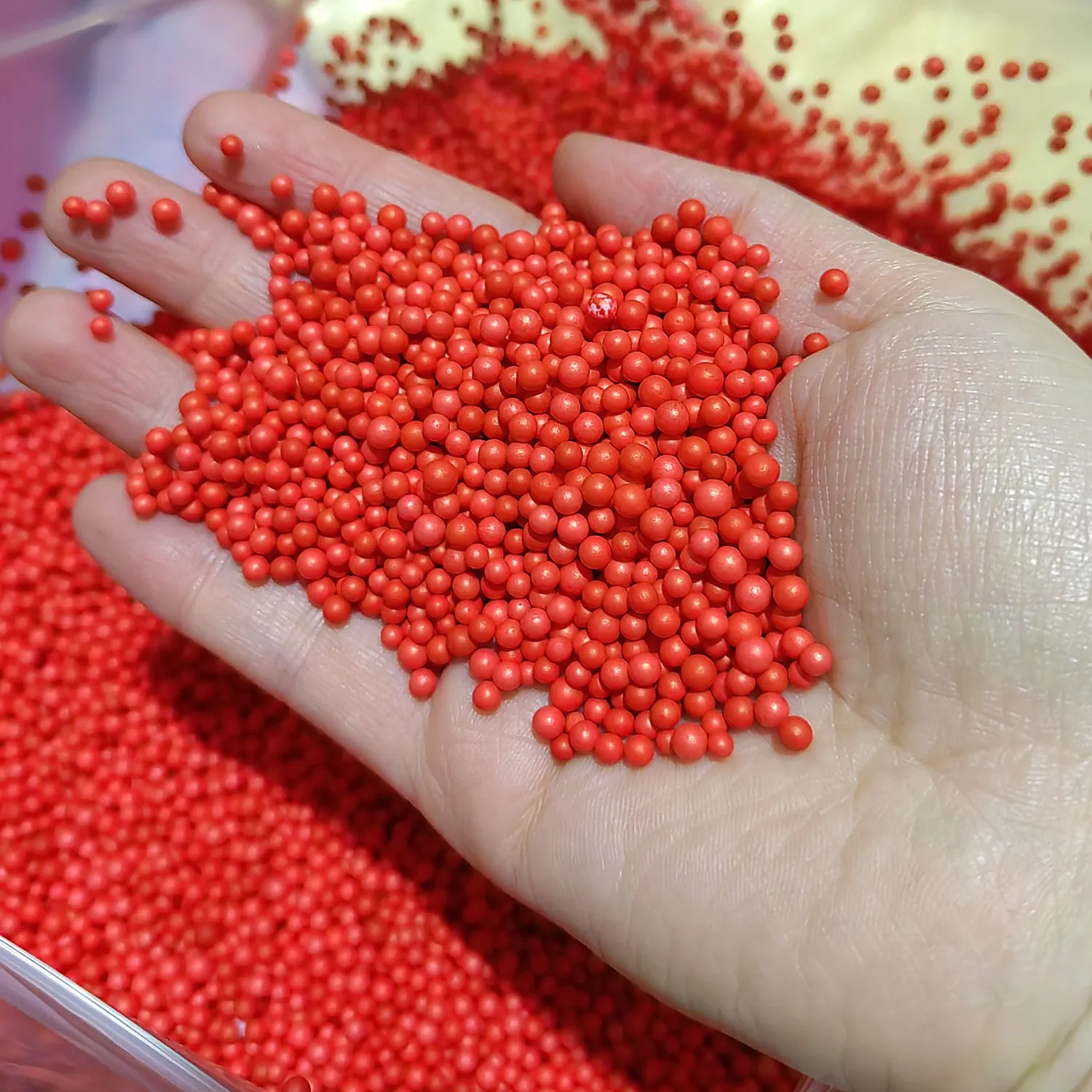 40g 400000 Stück 2-3,5mm 4-6mm Mini Farbige Schaumstoffbälle Polystyrol-Füllmaterial Styroporkugeln Bastelbedarf DIY Heim Hochzeitsdekoration – Detail 2
