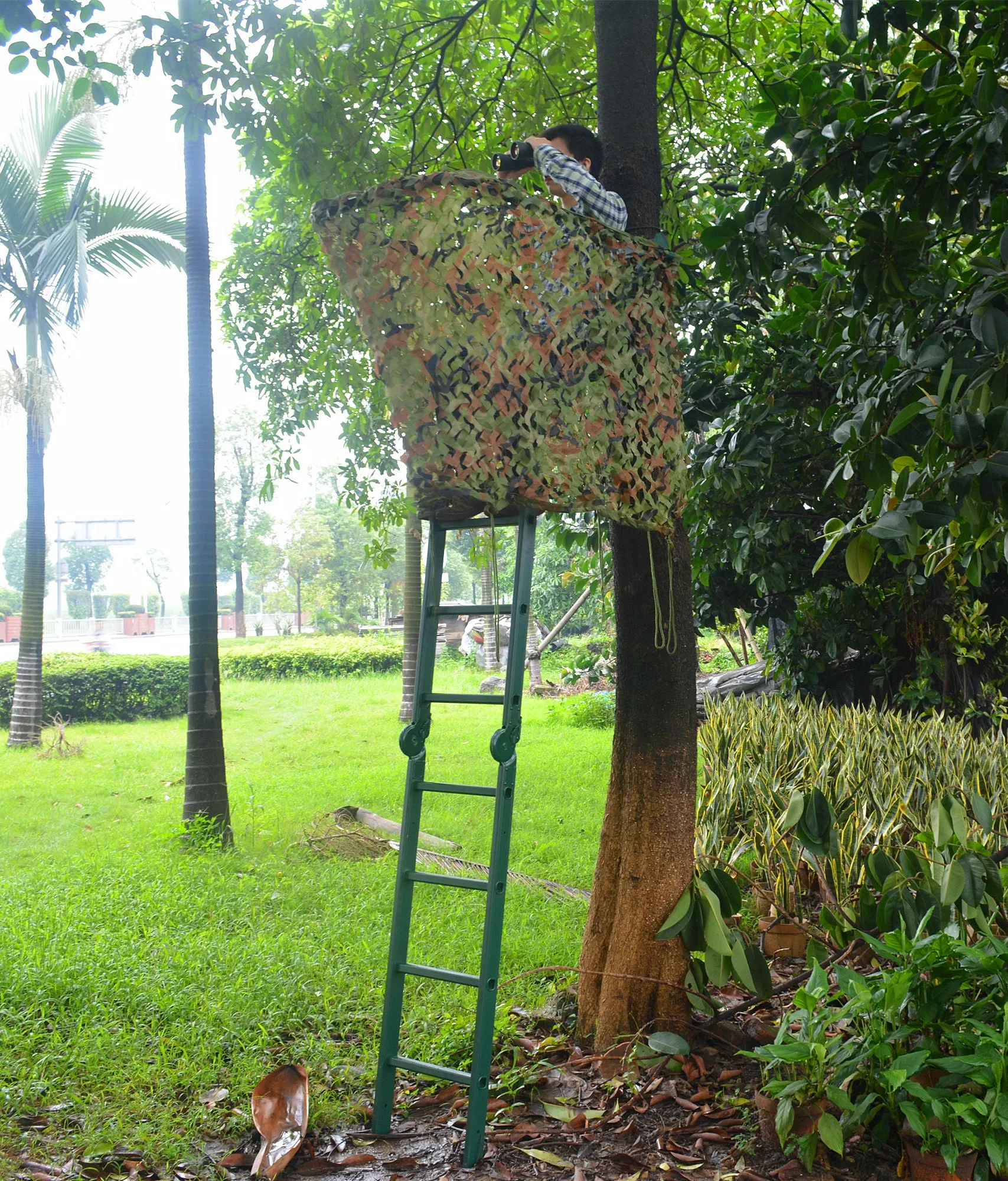 Portable Folding Tree Stand 2