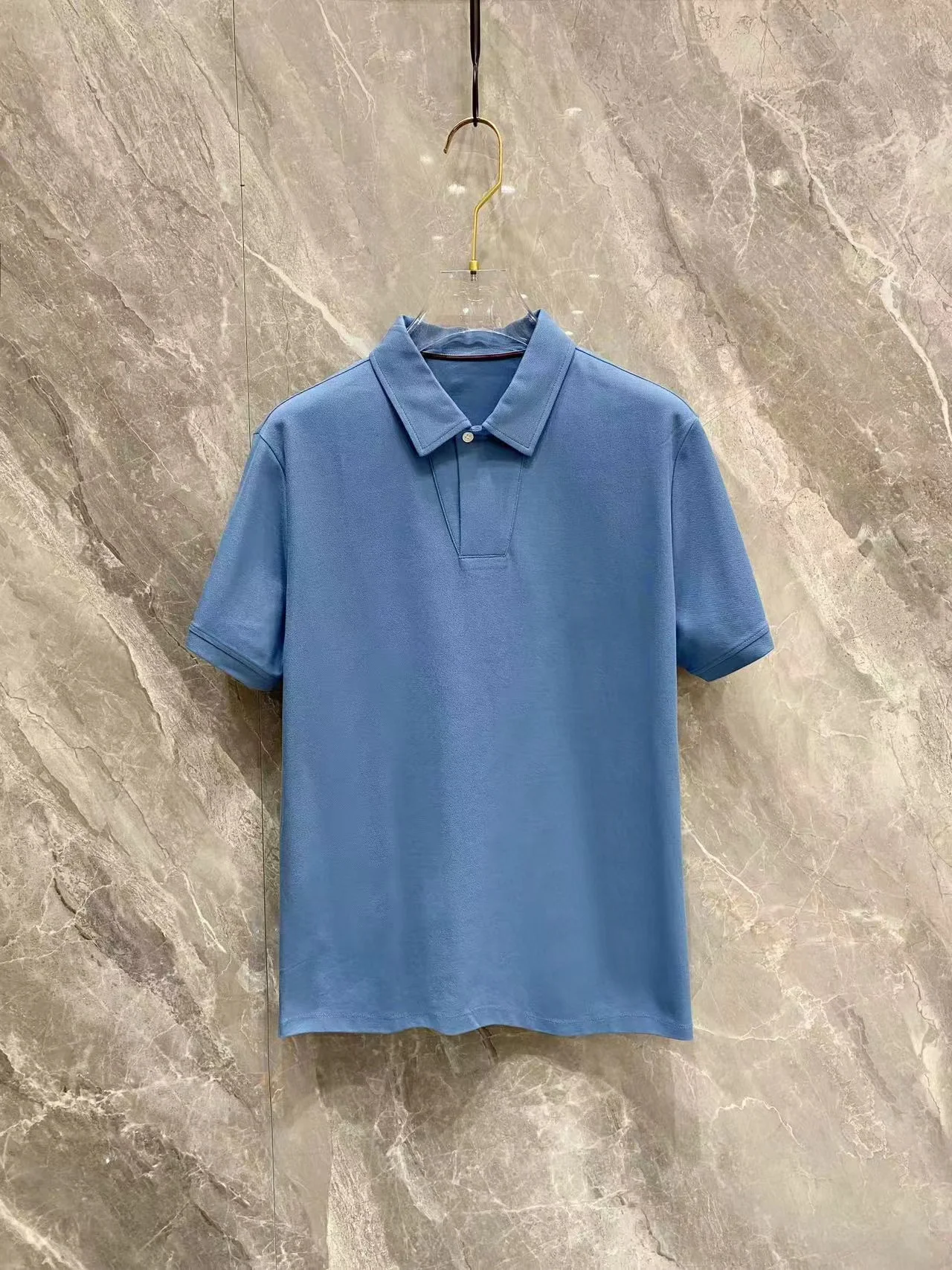 Nueva camiseta de verano con solapa de negocios con control de acceso de un solo botón para hombres, polo casual simple de manga corta LP