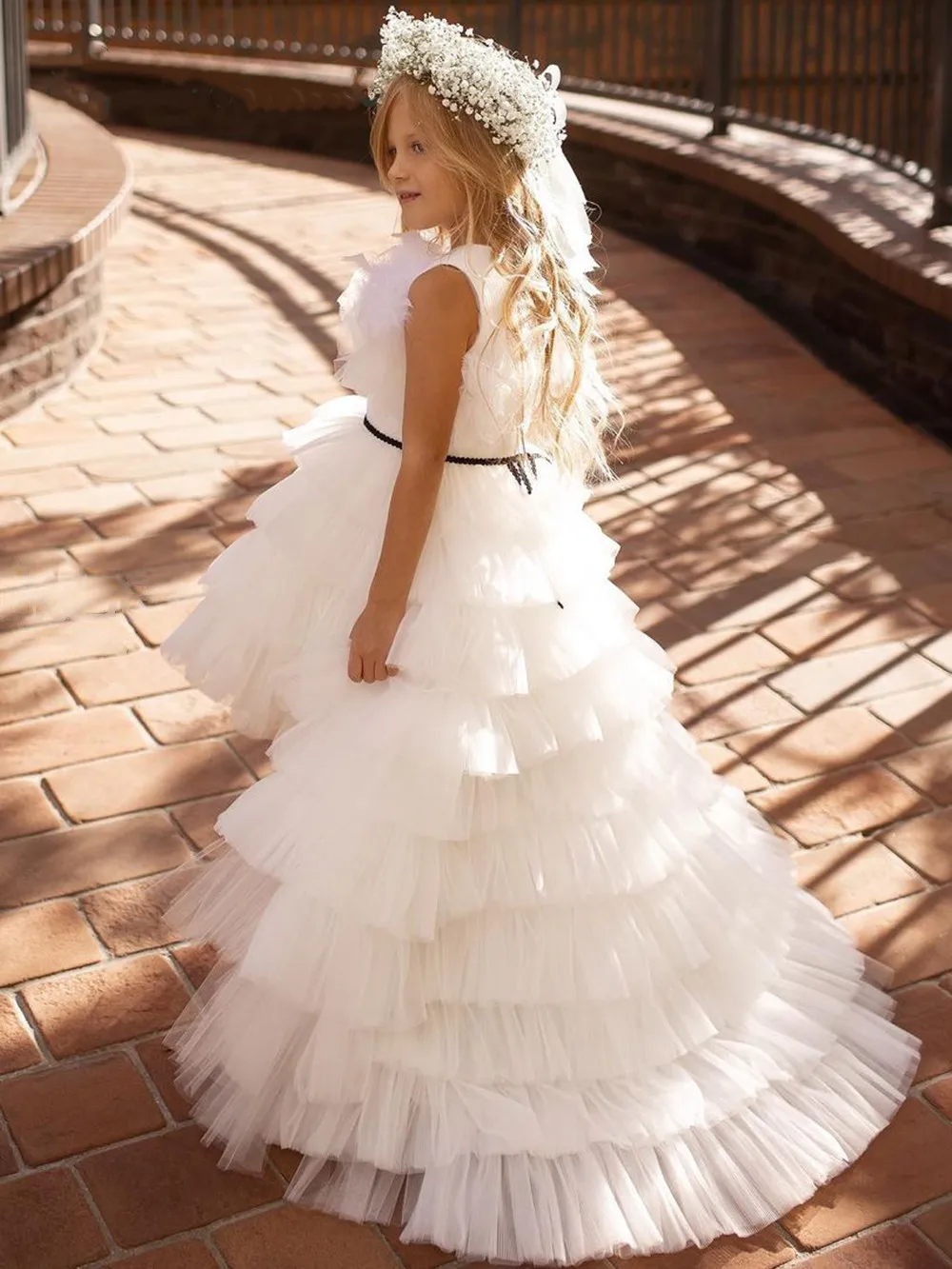 

Puffy White Flower Girl Dresses for Wedding Party O Neck Tiered Tulle Child First Communion Pageant Gown with Detachale Tail