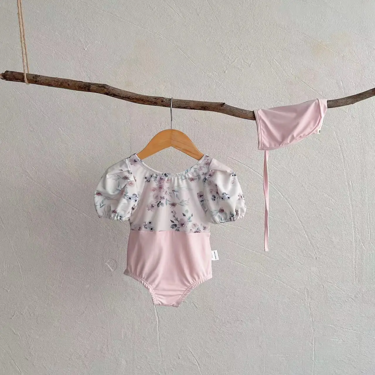 Little Girl's One-Piece Swimsuit Soft Silk Swimming Wear with Free Swimhat