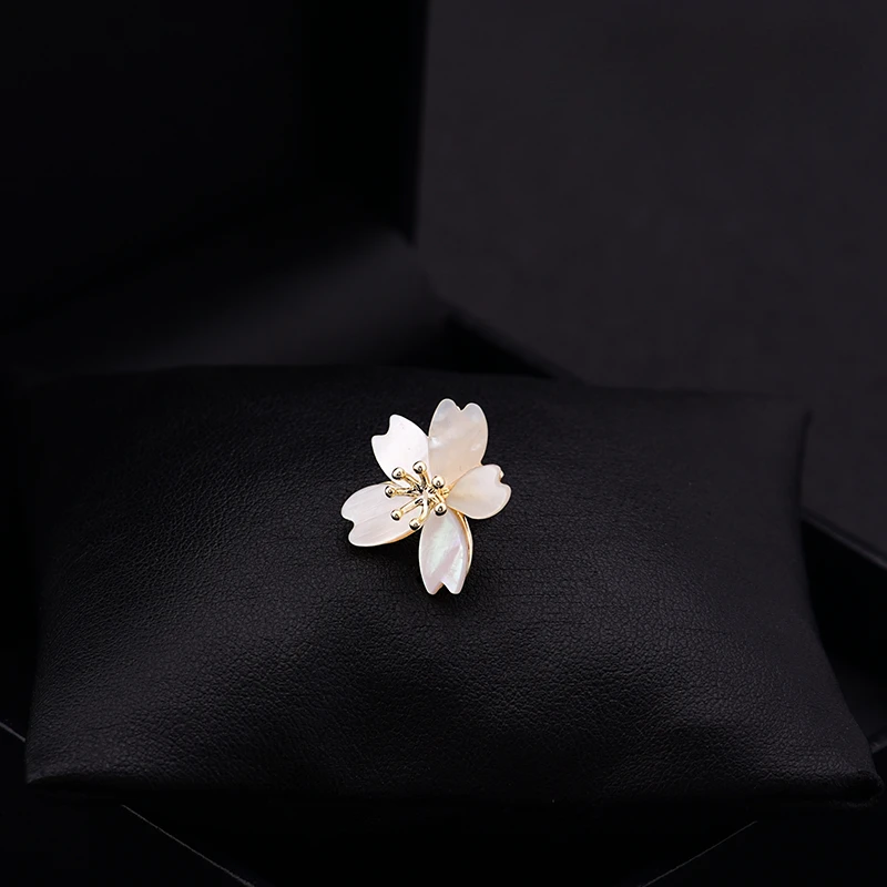Romantic Cherry Blossom Flower Brooch Shirt Anti-Exposure Buckle Cardigan Fixed Decorative Corsage Collar Pin Clasp Jewelry 6034